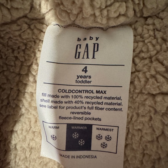 Gap fleece lined winter coat size 4 toddler - Picture 2 of 4